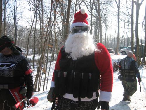 dsoicvetjhwvhqbkinpqhzip kyzimzaqspzule oullqtbrdjetzl_paintball_santa.jpg